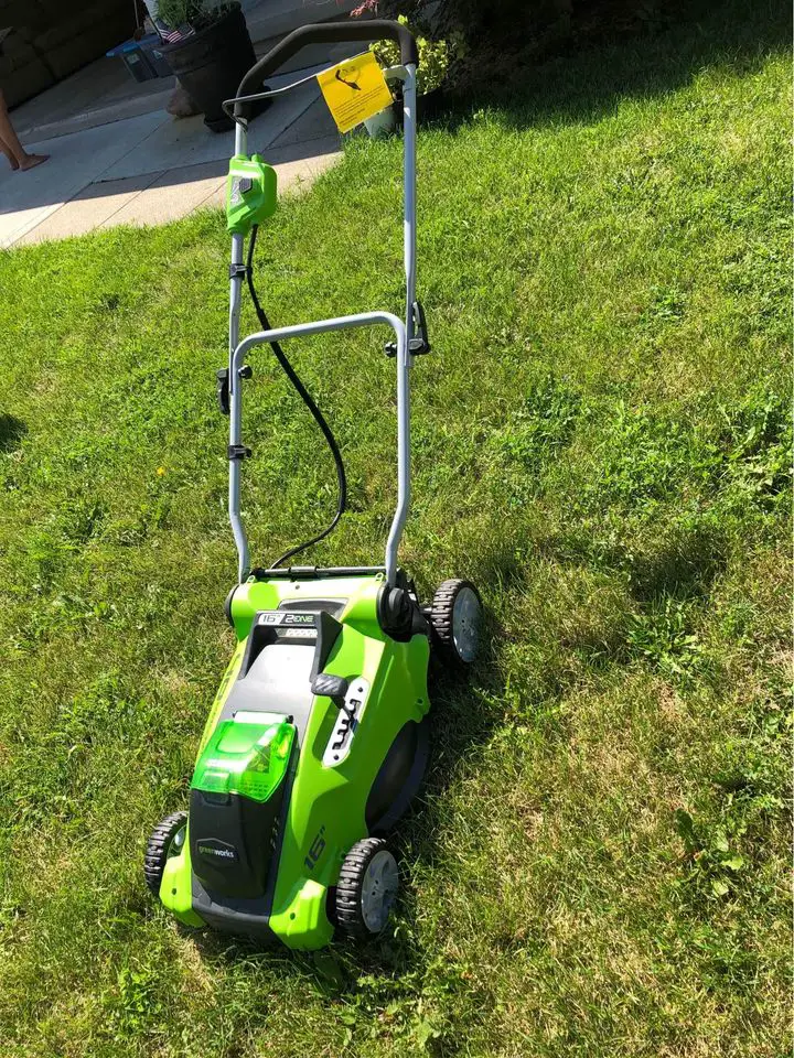 Greenworks G-MAX 40V 16'' Cordless Lawn Mower with 4Ah Battery
