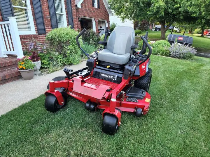 Toro Titan 75302 Zero Turn Mower