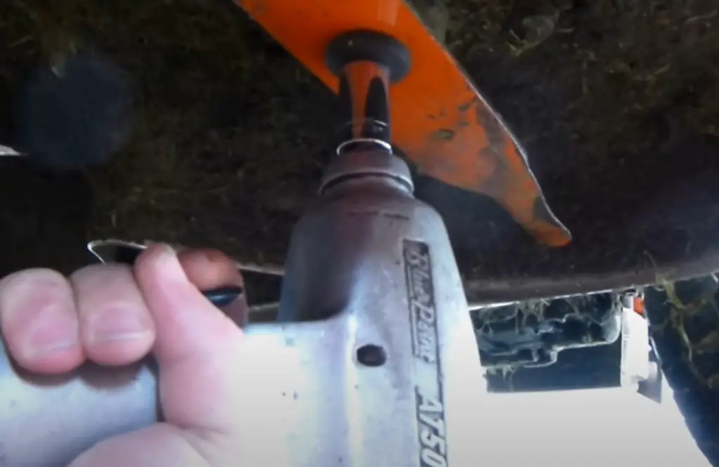 Husqvarna remove blade