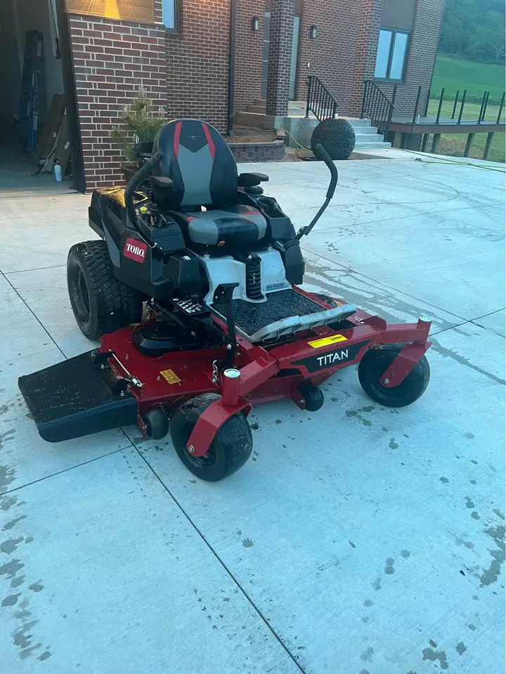 Toro 60 in. 26 HP Titan MAX Zero Turn Riding Mower